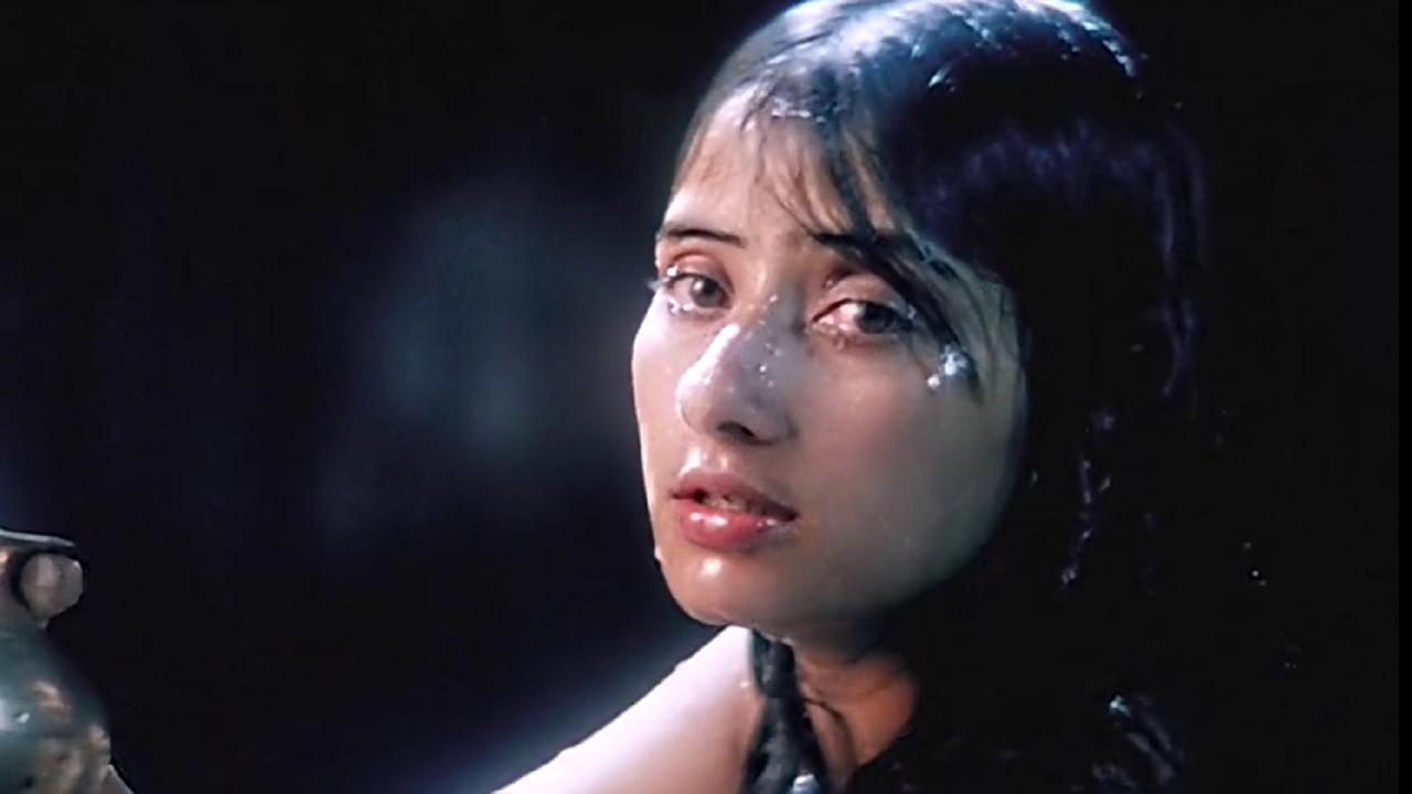 Dil Se in 1997 marked her reunion with Mani Ratnam. It was a successful collaboration. It became the first Indian film to enter the top 10 in the United Kingdom's box office charts
